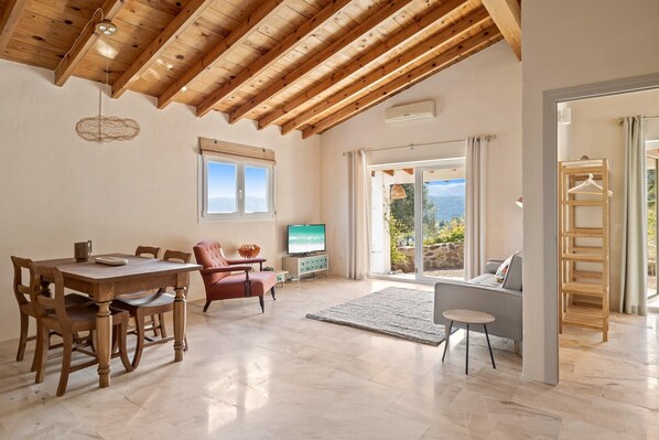 Unclassified image, 1 of 18, button - Holiday Home 'Paradise in Andalusia' with Mountain View, Wi-Fi and Air Conditioning (Tolox)