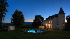 Unclassified image, 2 of 36, button - The Royal Dream - Dovecote Manor (Arvière-en-Valromey)