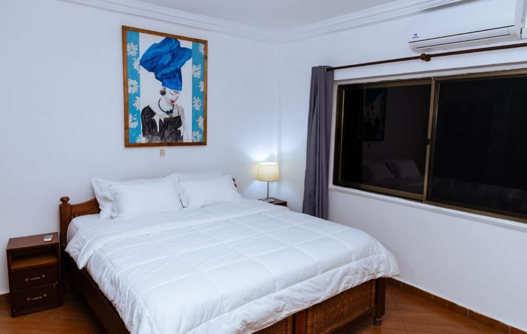 Iron/ironing board, internet, bed sheets