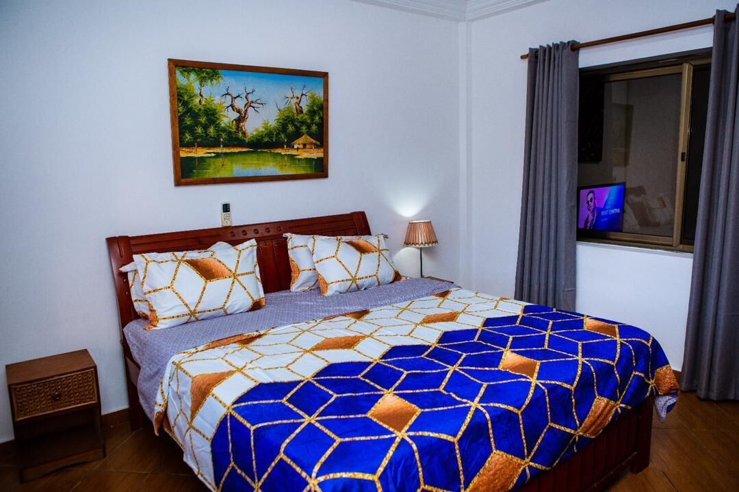 Ferros/tábuas de passar roupa, acesso à internet, roupa de cama
