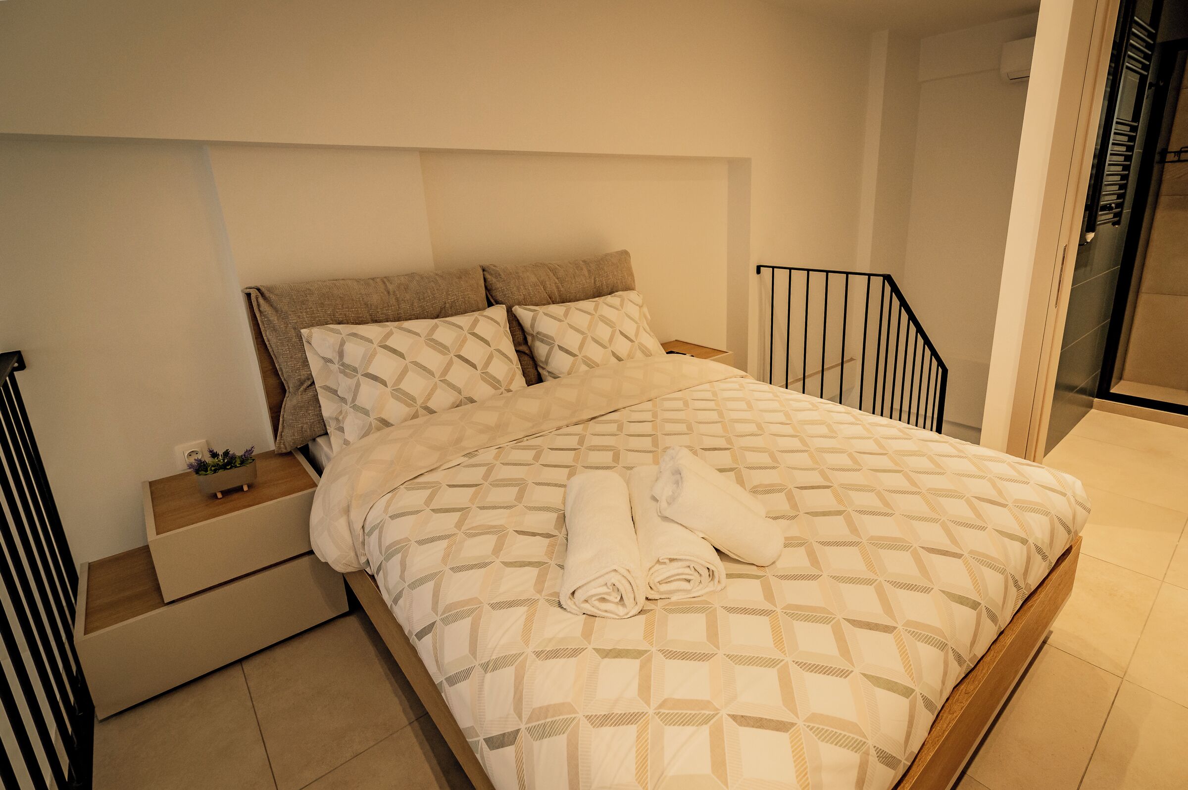 WiFi, bed sheets