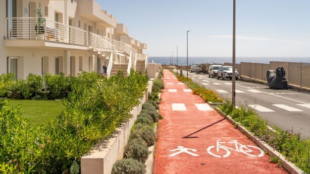 Property grounds - Lovely 35 sqm apartment, for four people, located within the renowned Borgo 84 residential complex—which features two swimming pools, a sports area, and a cycle path. The property is just 3 km from the center of Marzamemi, one of Italy's most enchantin (Pachino)