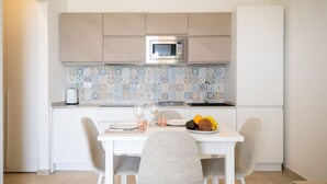 Fridge, microwave, dishwasher - Lovely 35 sqm apartment, for four people, located within the renowned Borgo 84 residential complex—which features two swimming pools, a sports area, and a cycle path. The property is just 3 km from the center of Marzamemi, one of Italy's most enchantin (Pachino)
