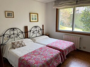 Room - Vrbo Property (Nigrán)
