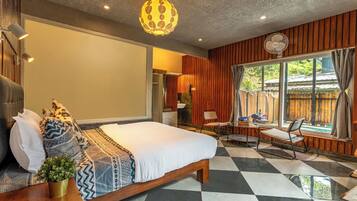 Deluxe Villa | Iron/ironing board, free WiFi