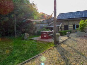 Outdoor dining - Vrbo Property (Maastricht)