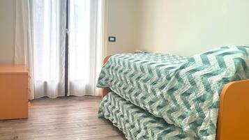 2 camere, ferro/asse da stiro, Wi-Fi gratuito, lenzuola