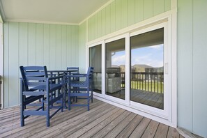 Outdoor dining - A Sea View: Modern Coastal Luxury | 2BR/2BA with Ocean Views (Surf City)