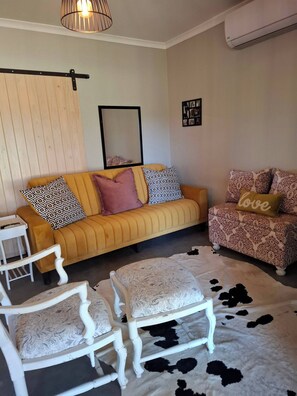 Maison, 2 chambres, balcon | Salle de séjour
