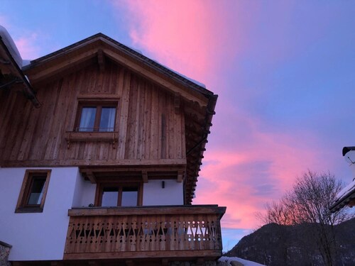 Chalet 'Golf 3 Confini' with Mountain Views, Private Terrace and Wi-Fi