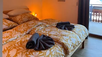 Iron/ironing board, WiFi, bed sheets