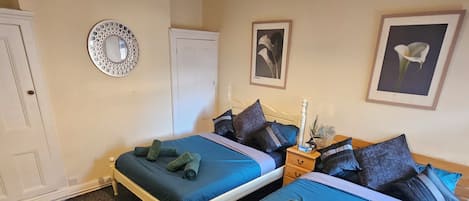 WiFi, bed sheets