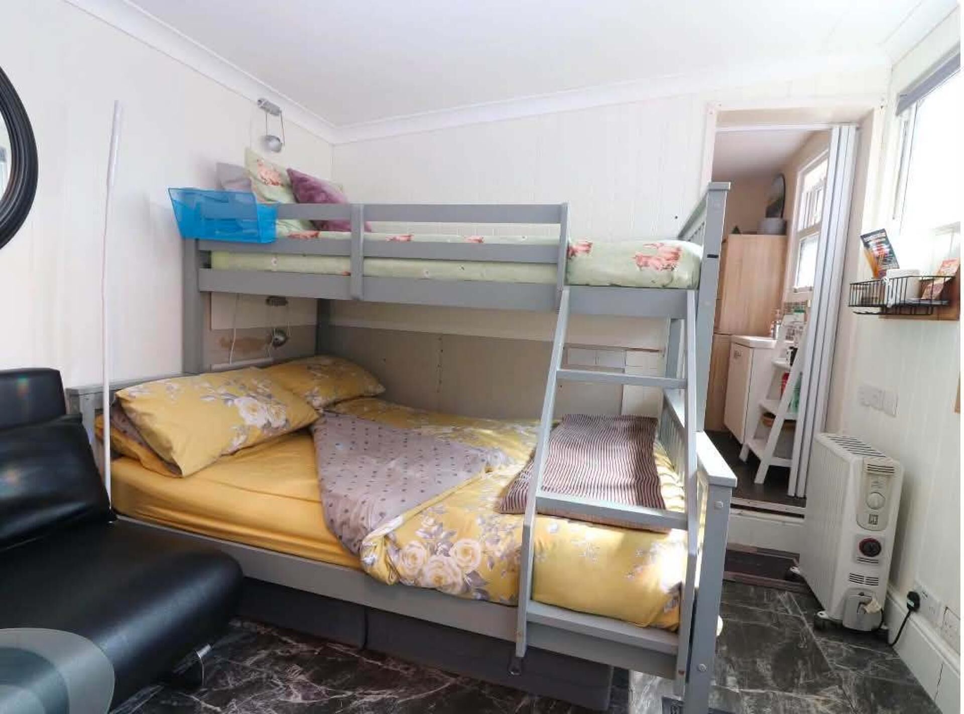 1 bedroom, WiFi (free), bed sheets