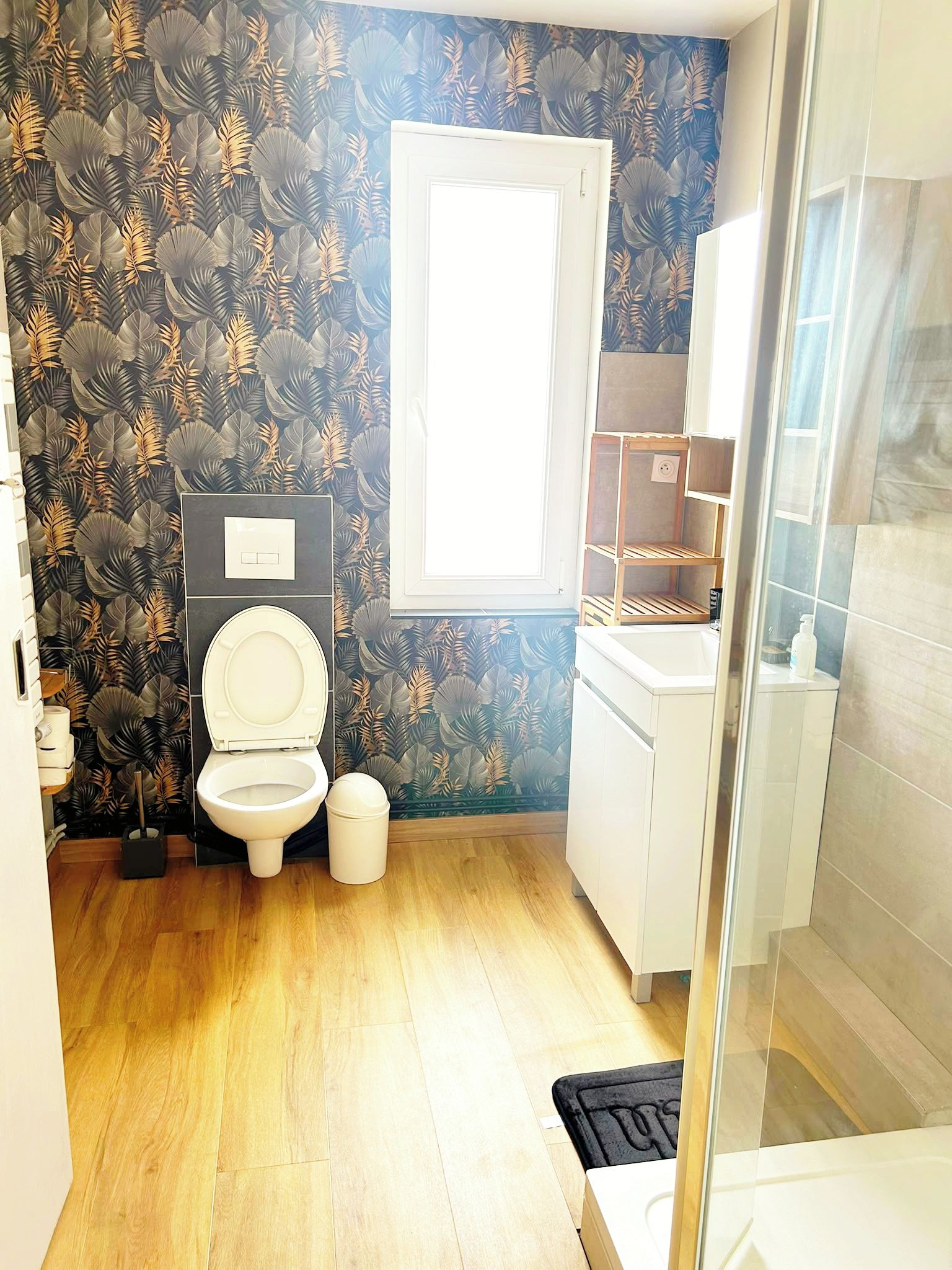 Shower, towels, soap, toilet paper