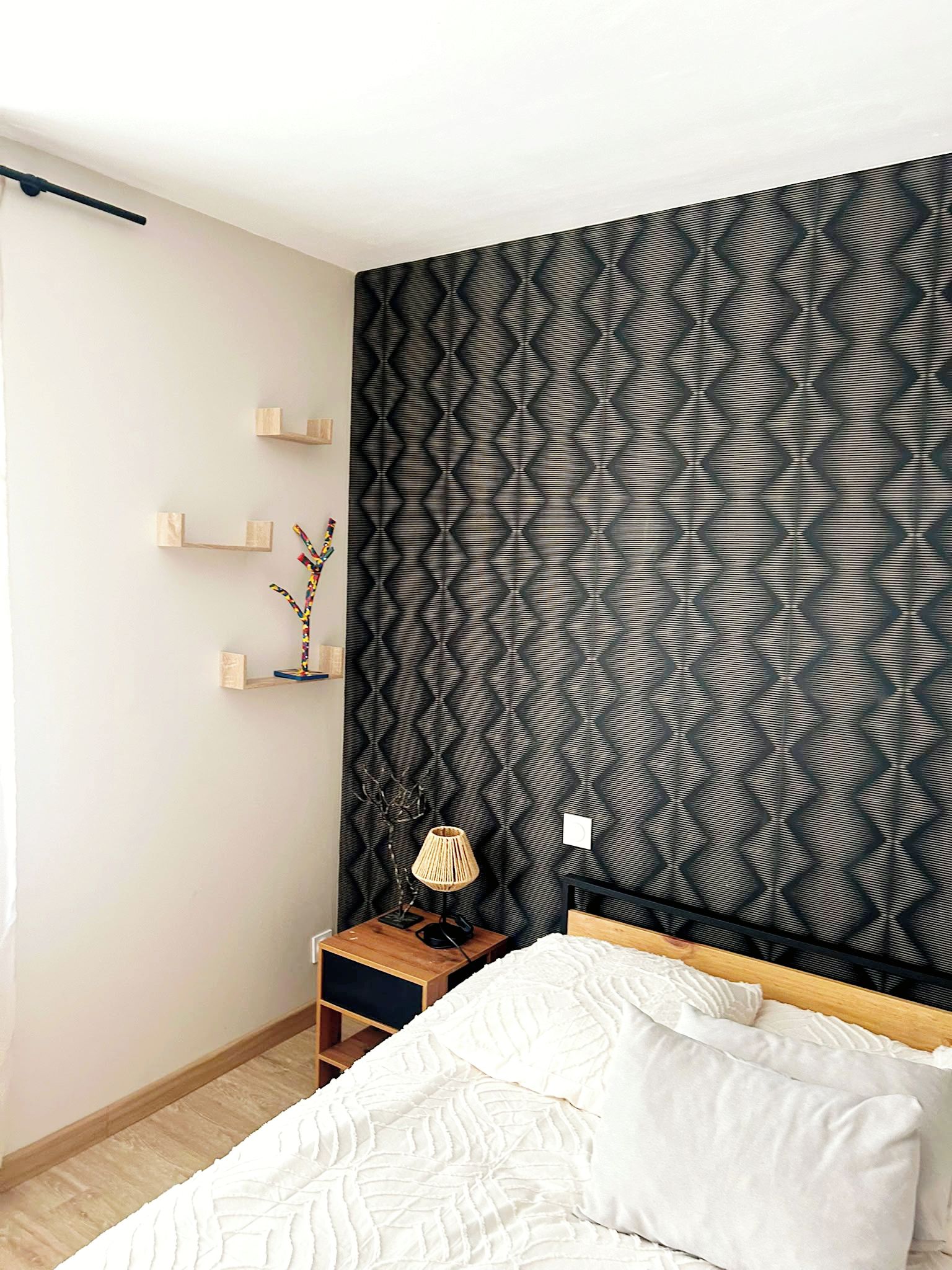 Iron/ironing board, WiFi (free), bed sheets