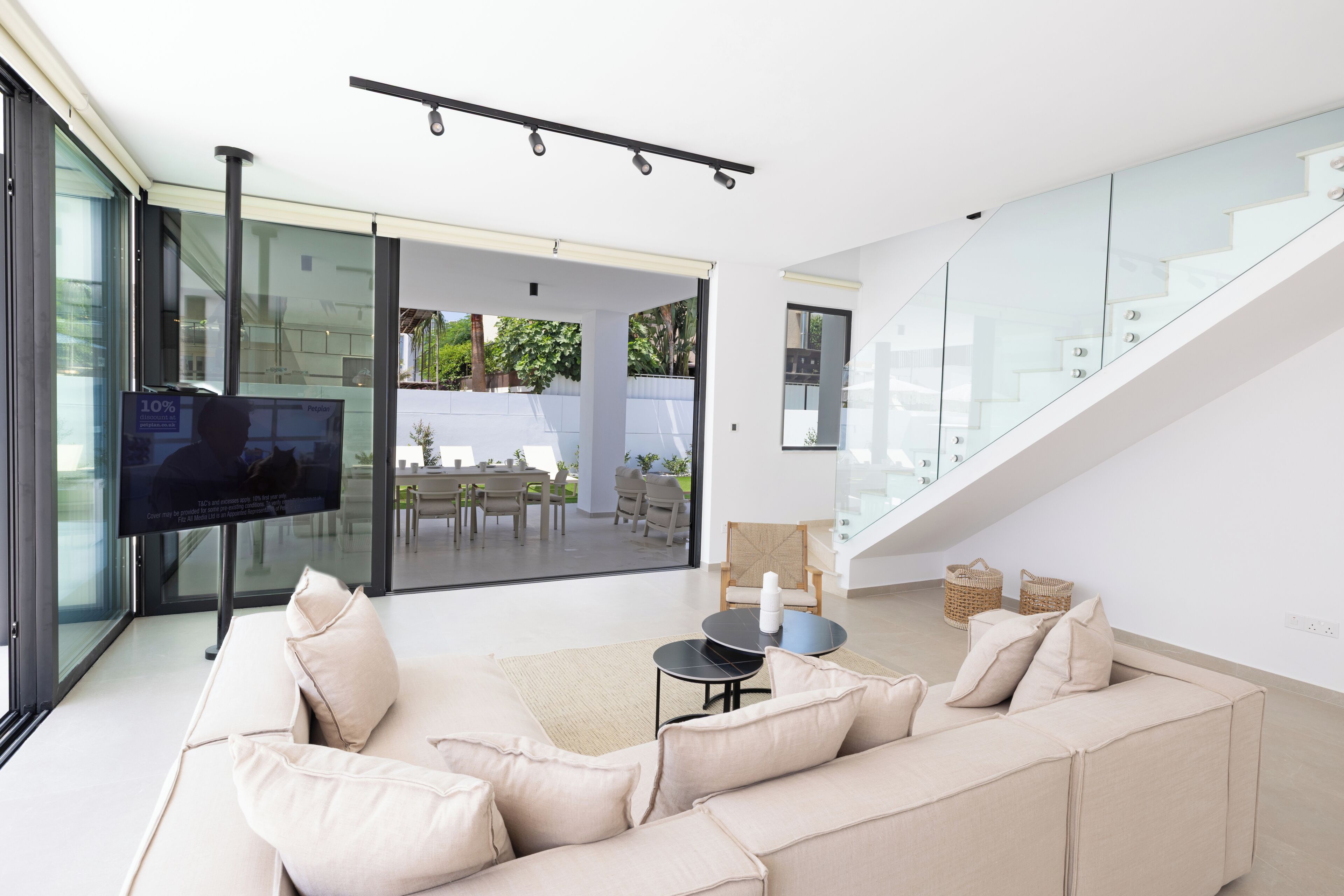 Villa, 4 Bedrooms, Private Pool, Garden View | Living room