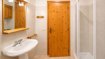 Shower, bidet