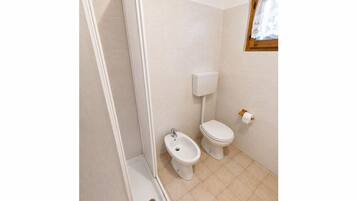 Douche, bidet
