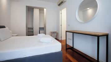 Apartamento (2 Bedrooms) | 2 dormitorios, tabla de planchar con plancha, cunas (de pago)