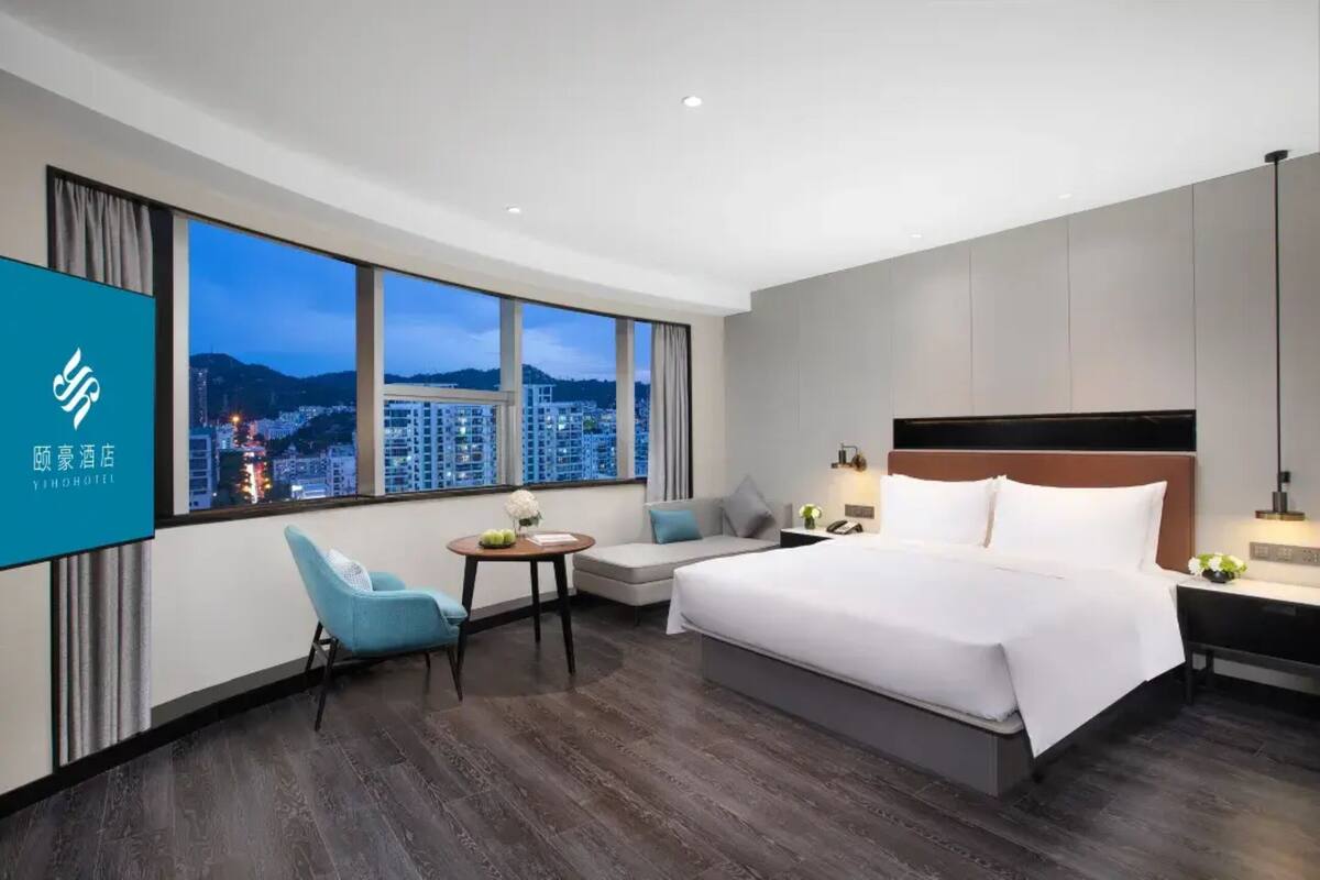Phòng 2 giường đơn Deluxe, quang cảnh thành phố | Màn/rèm cản sáng, phòng cách âm, bàn ủi/dụng cụ ủi quần áo 