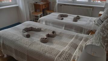 WiFi, bed sheets