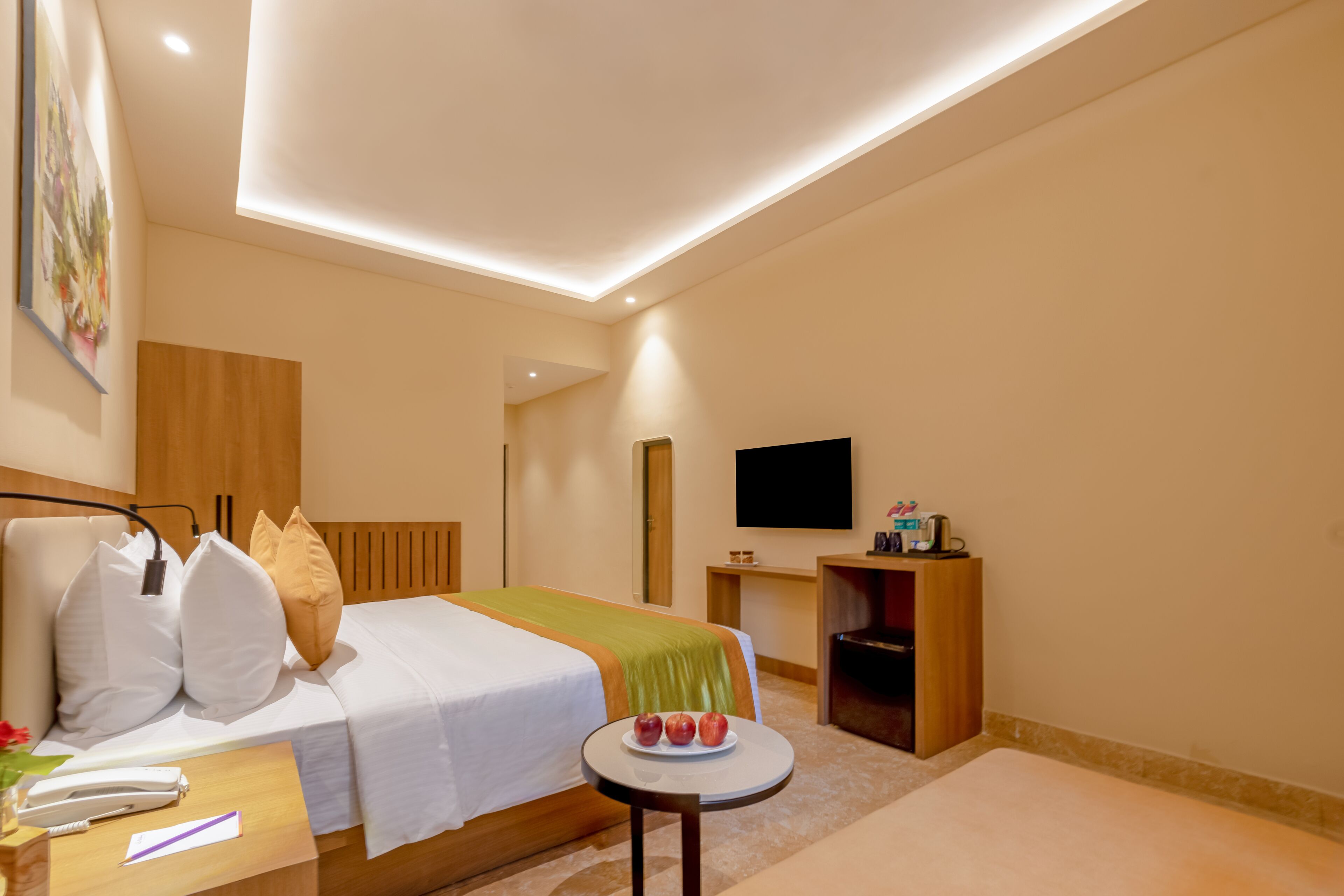 Classic Room with Balcony | Iron/ironing board, WiFi (free)