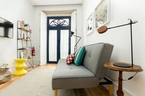 Living area - Vrbo Property (Porto)