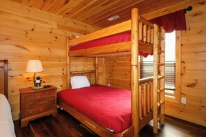 3 slaapkamers, een strijkplank/strijkijzer, gratis wifi, beddengoed