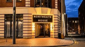 A corner building with a sign reading 'Northgate House' at the entrance. - Modern 2 Bedroom Serviced Apartment West Street Sheffield (Sheffield)
