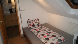 Room - Vrbo Property (Heyen)