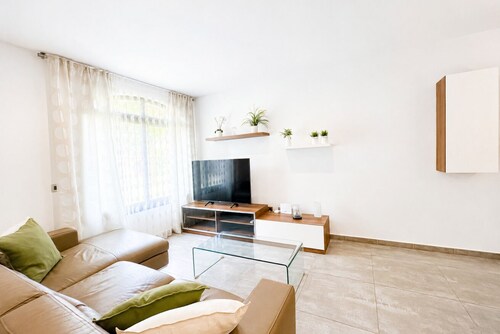 Spacious Family Home in Cancelada | Near Golf Courses and the Beach