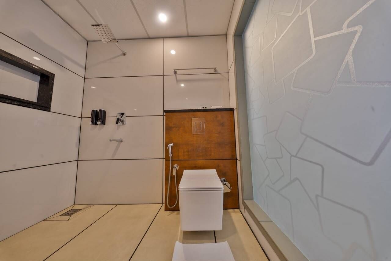 Deluxe Double Room, Balcony, Hill View | Bathroom | Shower, free toiletries, towels, soap