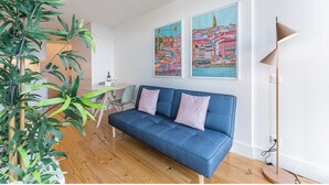Living area - Candy Crush: A Cozy Apartment in the Heart of Porto (Porto)