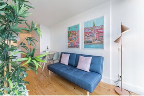 Living area - Candy Crush: A Cozy Apartment in the Heart of Porto (Porto)