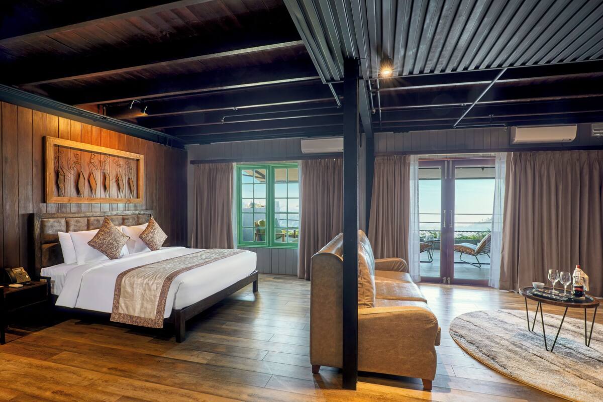 Premium bedding, desk, laptop workspace, free WiFi