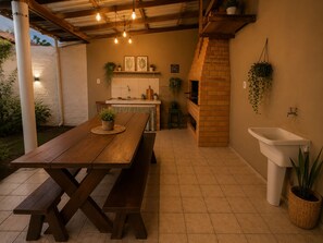 Outdoor dining - Vrbo Property (Palhoça)