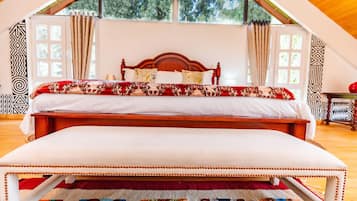 Luxury Suite, Balcony, Garden View | Free WiFi