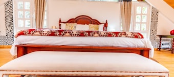Chez Drocella Eglantine Lodge