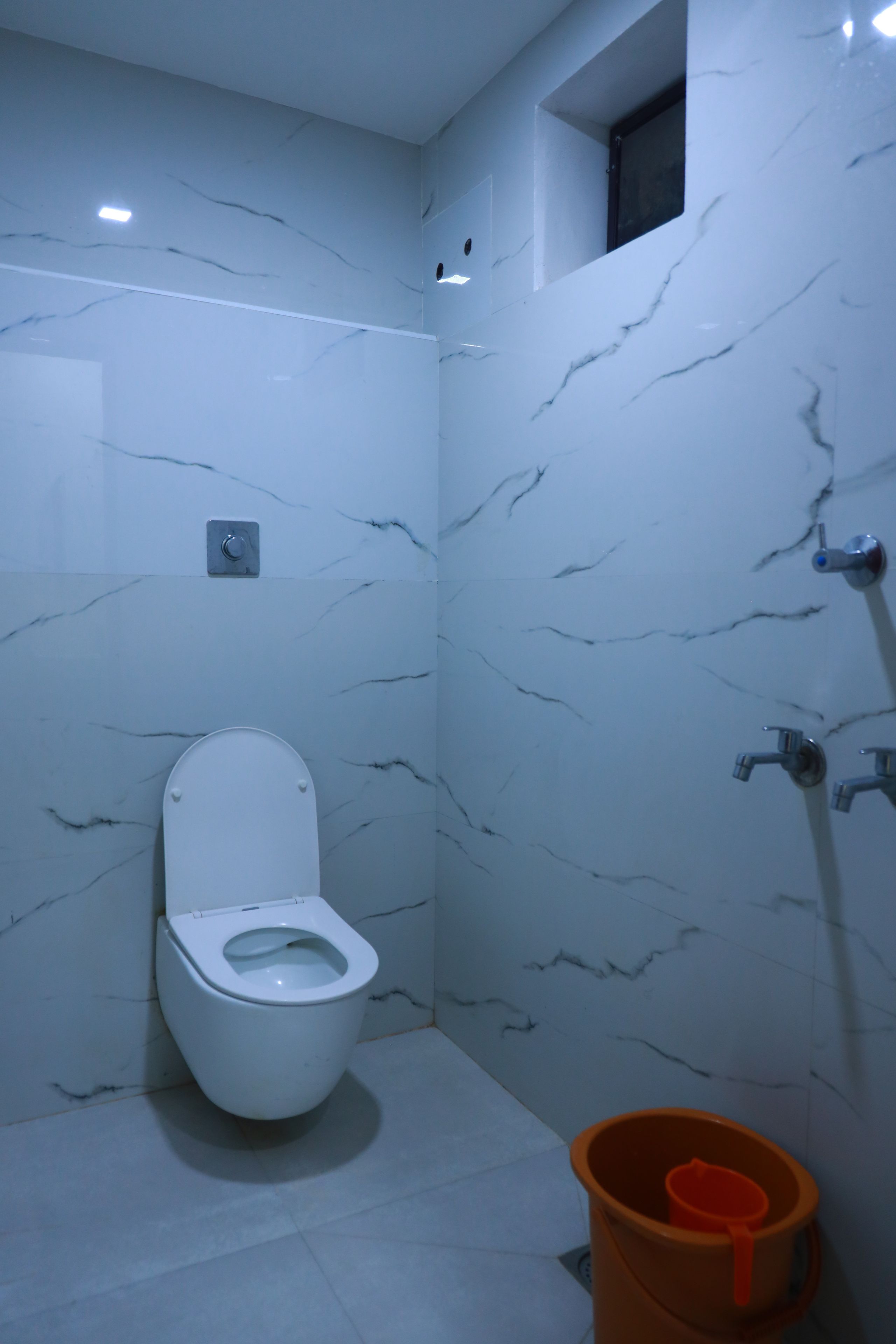 Deluxe Triple Room | Bathroom | Shower, towels, soap, shampoo