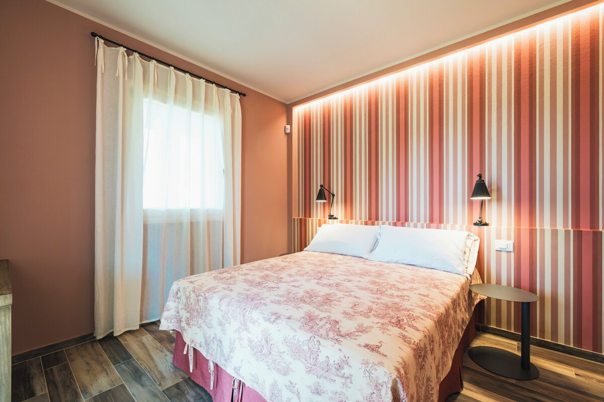 Blackout curtains, free WiFi, individually decorated