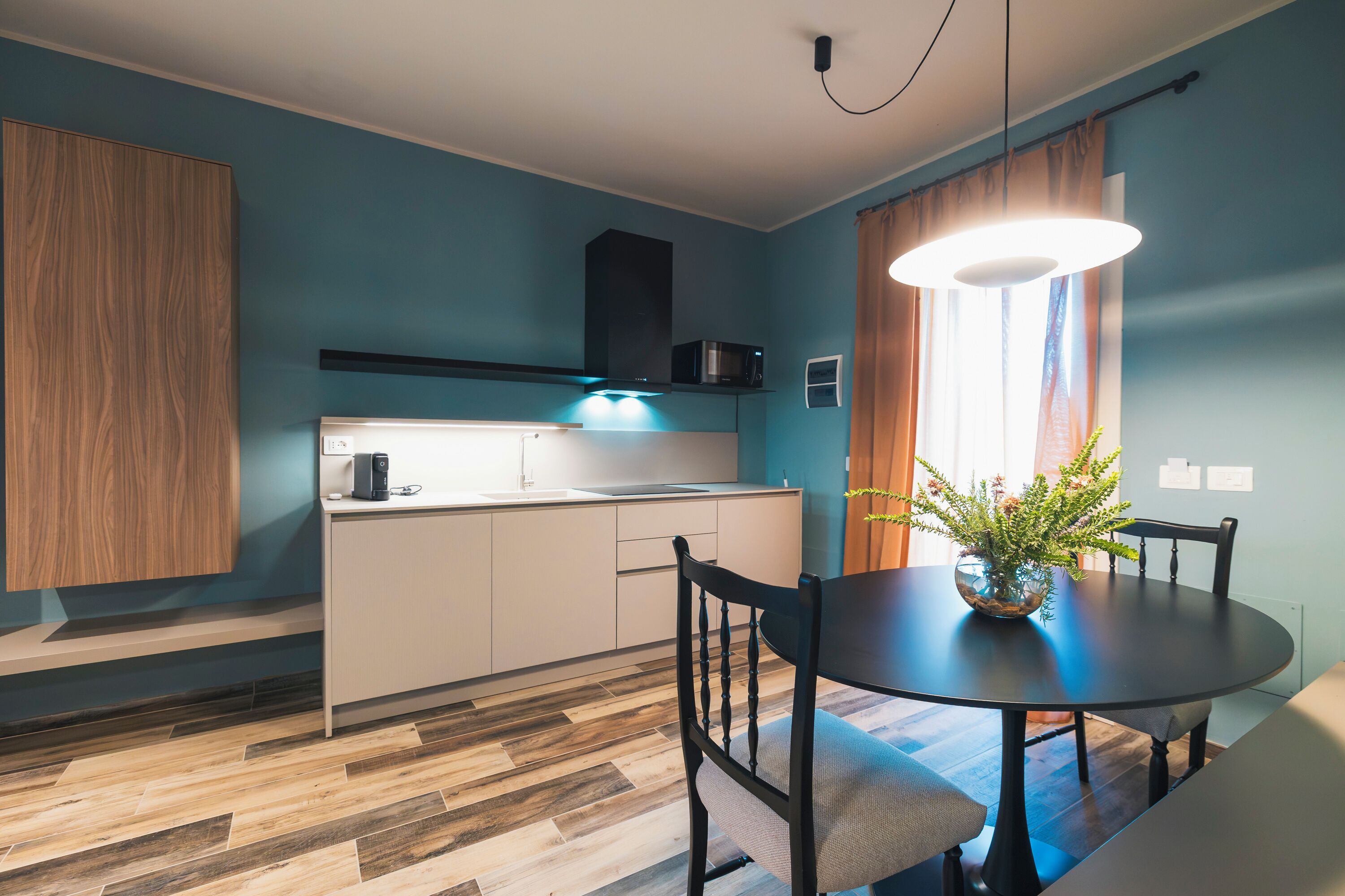 Deluxe-Apartment, 2 Schlafzimmer, Klimaanlage, eingeschränkter Meerblick | Eigene Küche