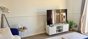 2-Bed Milton Keynes Maisonette Parking