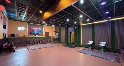 Cozy Spacious 2-Level Loft Venue / Birthdays, Gatherings & Celebrations