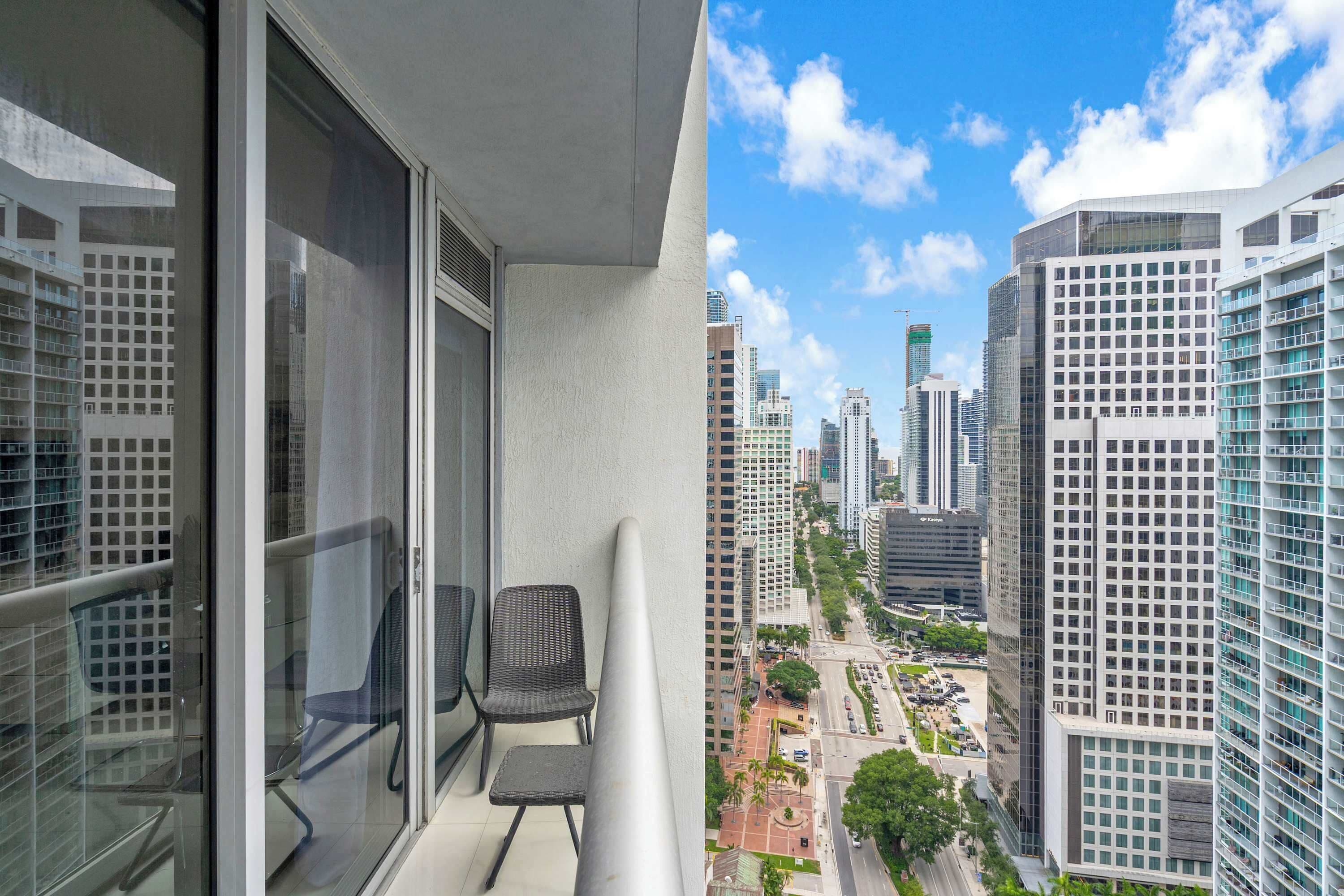 Studio, 1 Queen Bed (Luxe Condo on Miami River) | Balcony