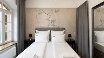 Iron/ironing board, travel cot, WiFi, bed sheets