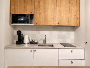 Coffee/tea maker, fridge, microwave, stovetop - Wałowa Vintage 7 | City Center | Gym (Gdańsk)
