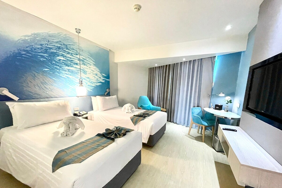 Twin Room | In-room safe, desk, laptop workspace, iron/ironing board (on request)