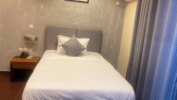 Classic Single Room | Desk, iron/ironing board, free WiFi