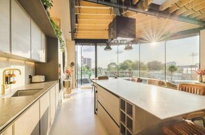 Private kitchen - The Penthouse Fulham/West Kensington 3 Bedrooms (London)