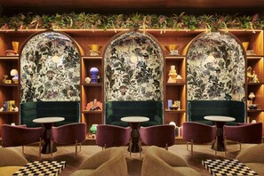 Dining - Near American Airlines Center + Rooftop Pool & Bar (Dallas)